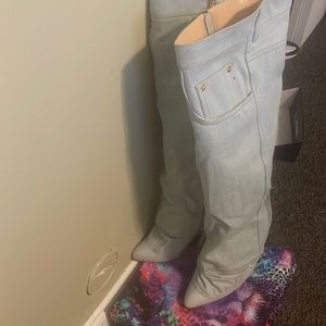 Hey la ladies, these boots are Cape Robbins fall 2023 edition